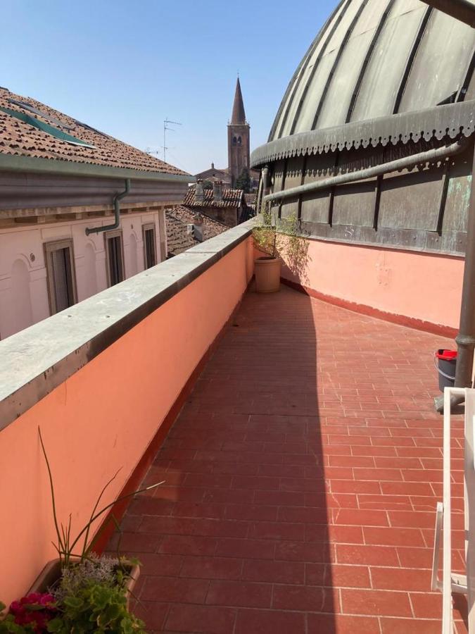 Loft Teatro Politeama - Intero Appartamento In Centro Storico Con Vista เกรโมนา ภายนอก รูปภาพ